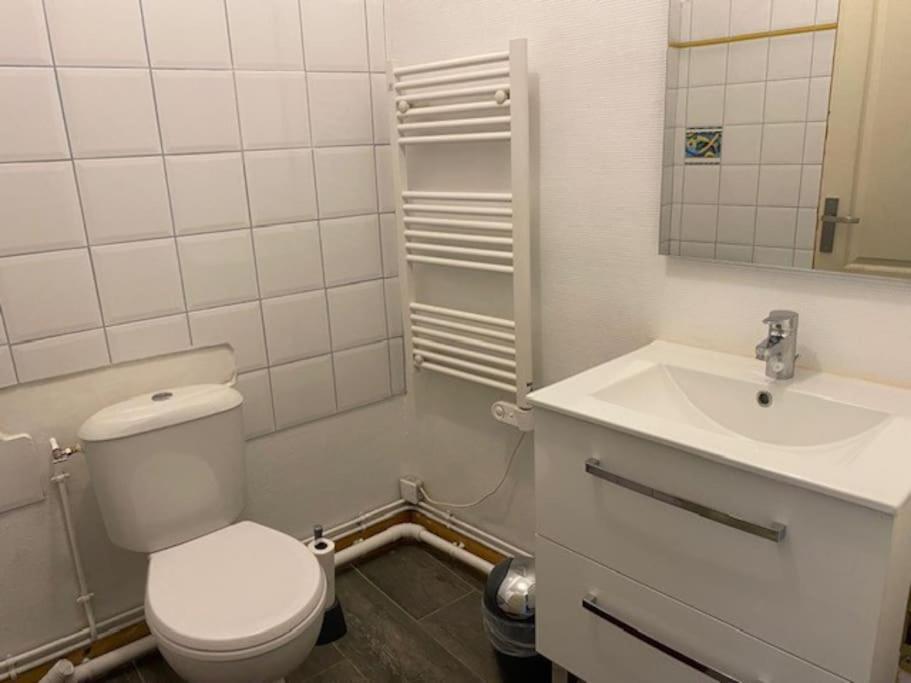 Maison De Ville Tres Calme Sées Zewnętrze zdjęcie